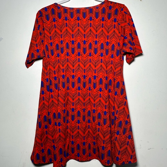 LuLaRoe Red Blue Geometric Tribal Print‎ Short Sleeve Tunic Top S NEW with FLAW - Picture 11 of 14